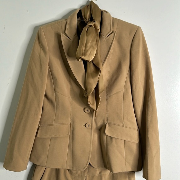 Ann Klein tan camel pantsuit size 10p career  work - Picture 7 of 13